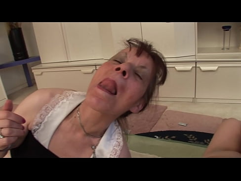 ❤️ Deux grands-mères et un grand-père font une partie à trois ❤ Vidéo de porno at fr.teencumpot.ru ❌️